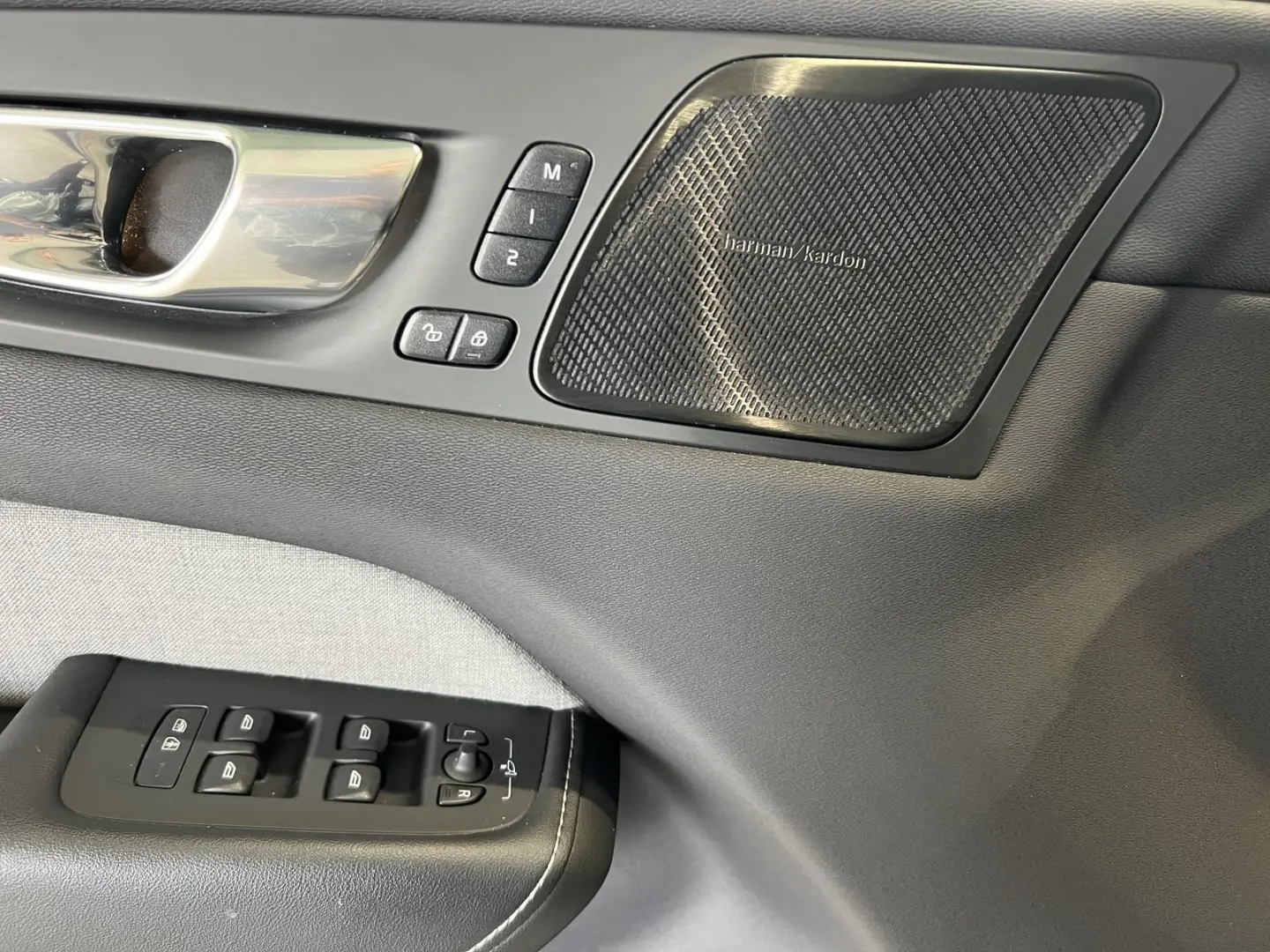 Volvo XC60 T6 Plus Bright Recharge AWD