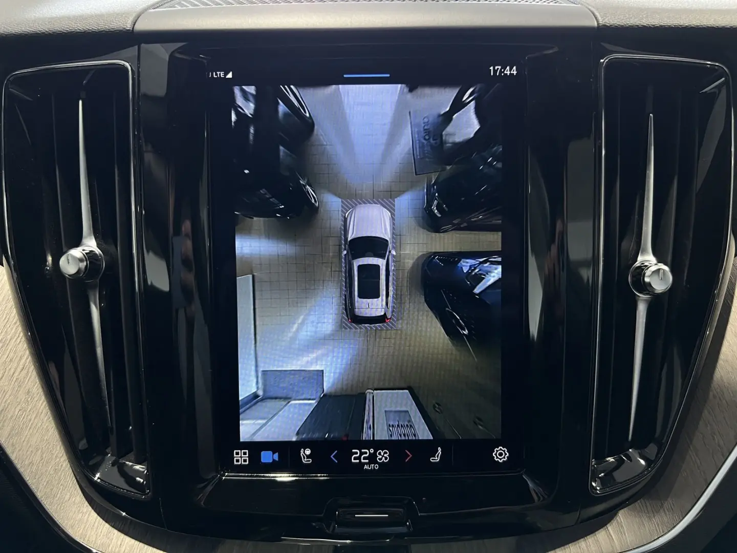 Volvo XC60 T6 Plus Bright Recharge AWD