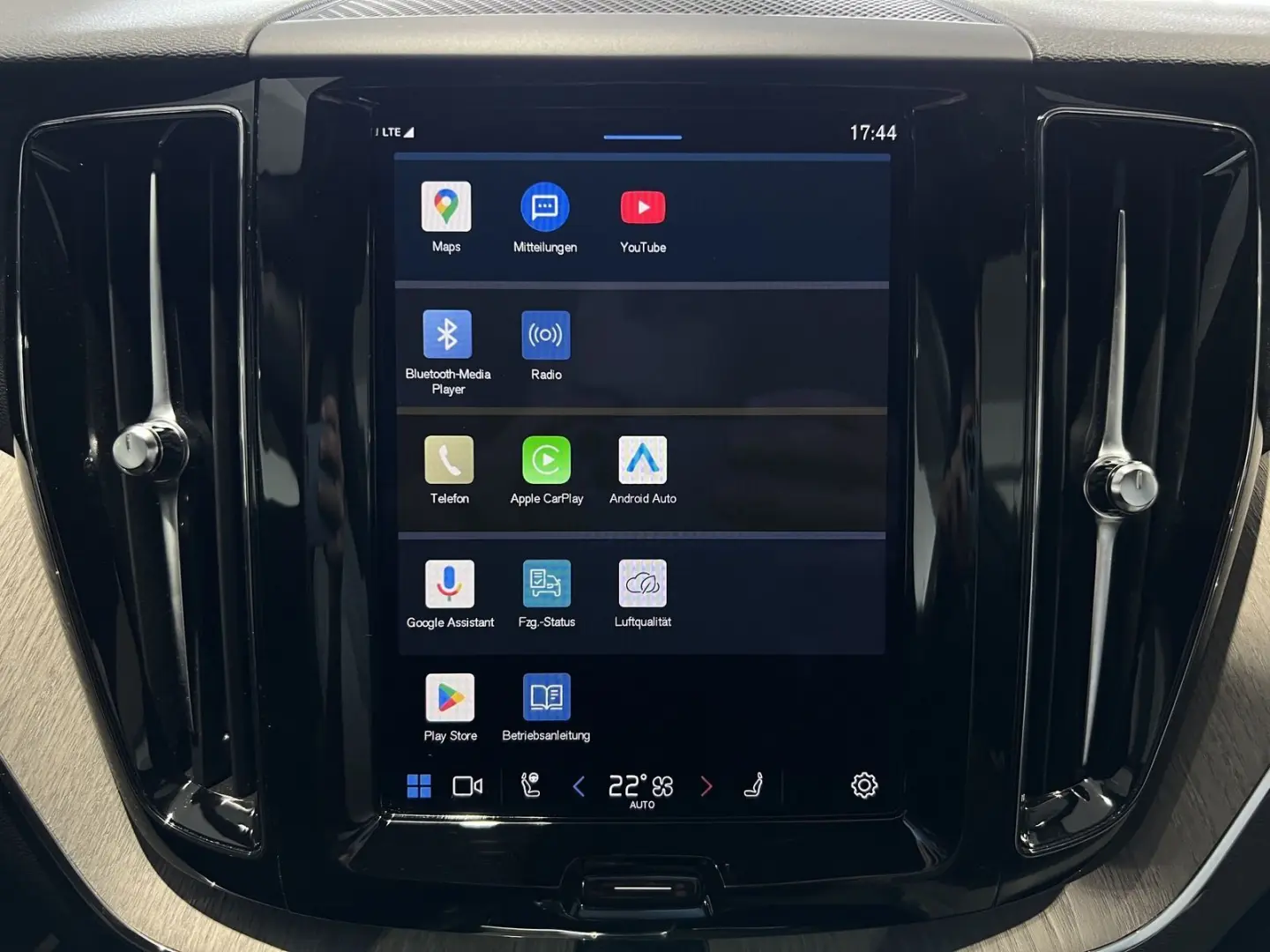 Volvo XC60 T6 Plus Bright Recharge AWD
