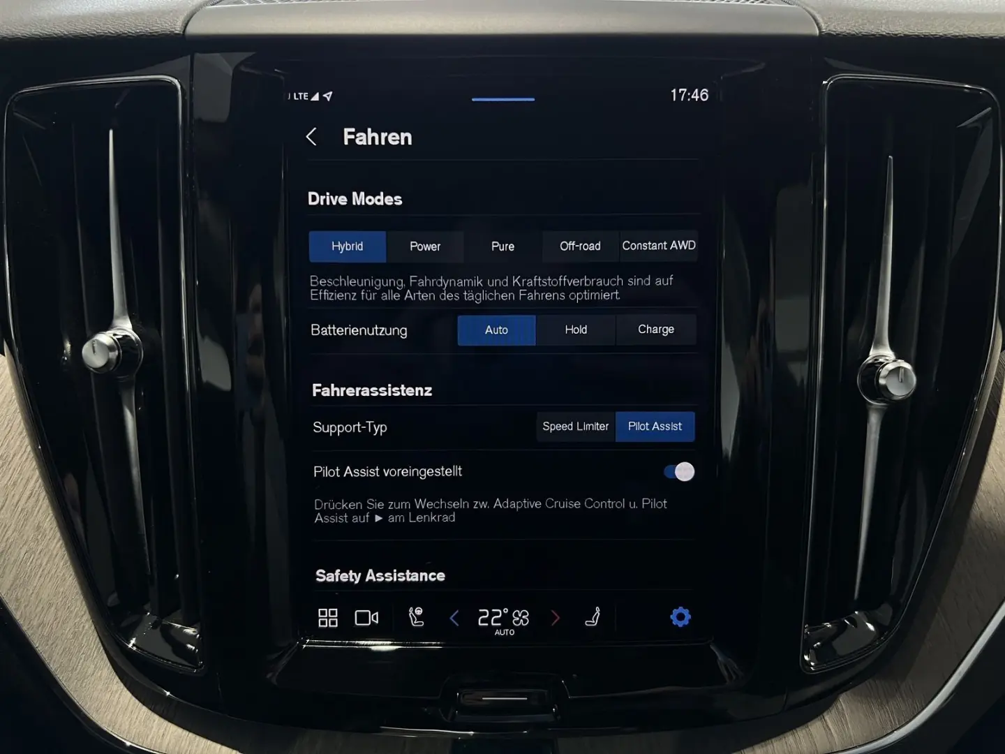 Volvo XC60 T6 Plus Bright Recharge AWD