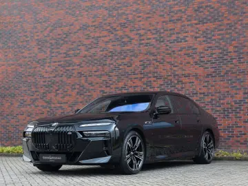 M760e xDrive   Sky - Drive Pro - Lounge