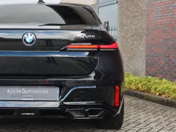 M760e xDrive   Sky - Drive Pro - Lounge