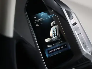 M760e xDrive   Sky - Drive Pro - Lounge