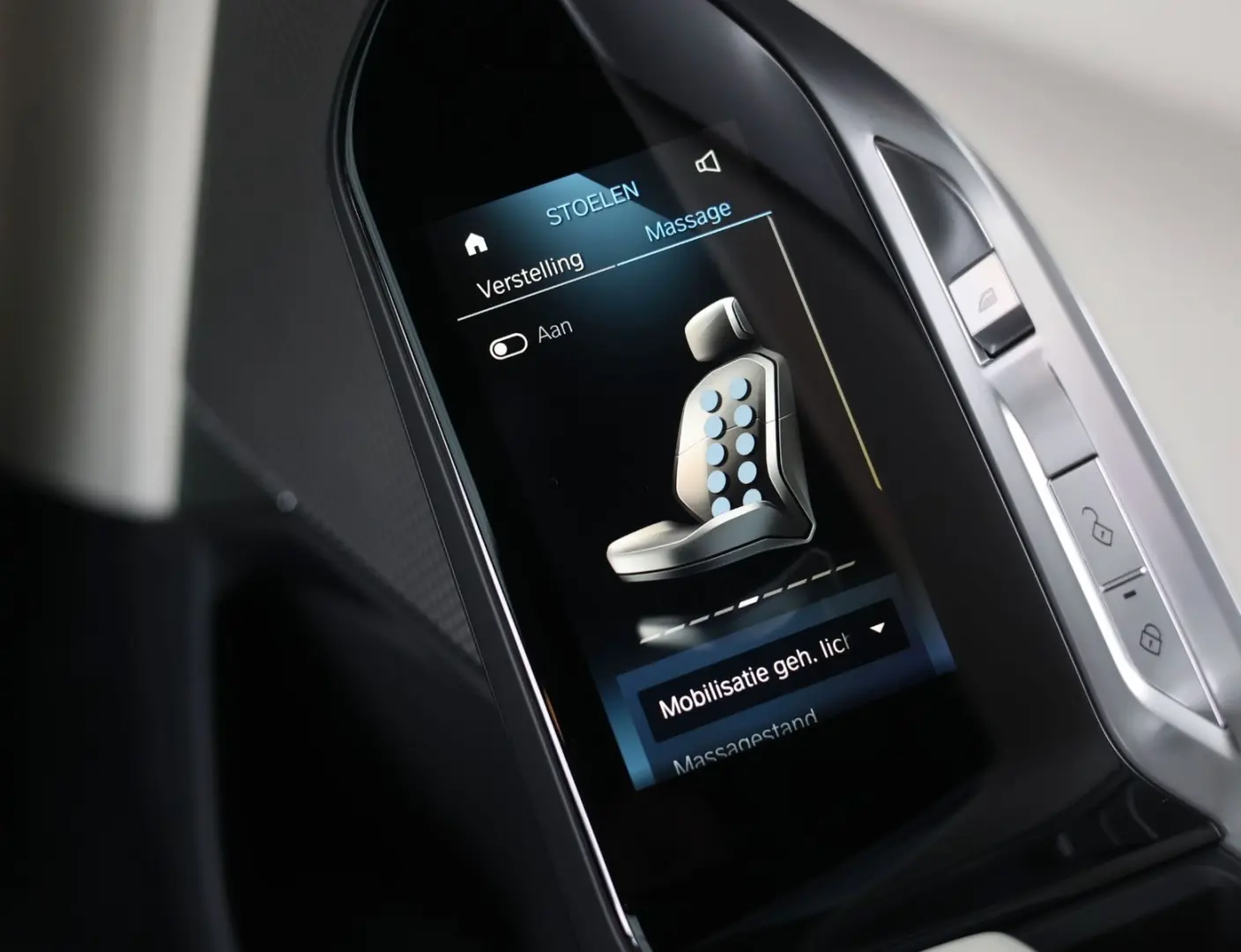 M760e xDrive   Sky - Drive Pro - Lounge