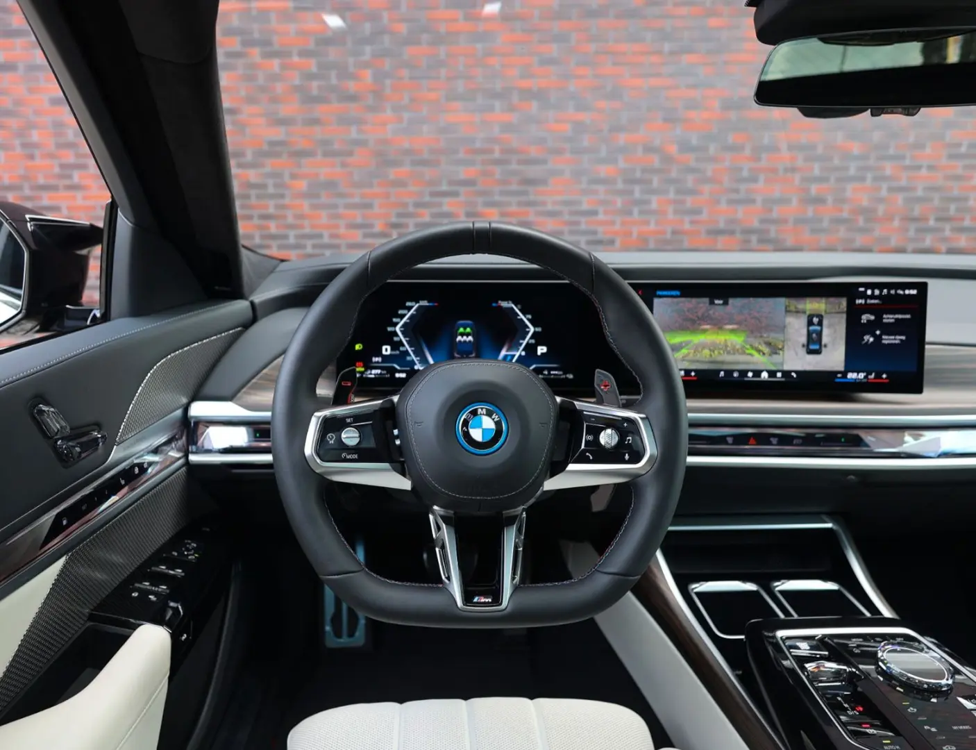 M760e xDrive   Sky - Drive Pro - Lounge
