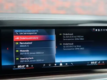 M760e xDrive   Sky - Drive Pro - Lounge