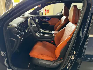 GLC 300 e 4M AMG Pano Distr Airm 360 Cam AHK 20 