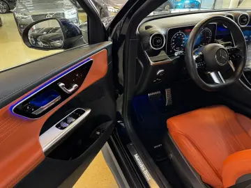 GLC 300 e 4M AMG Pano Distr Airm 360 Cam AHK 20 