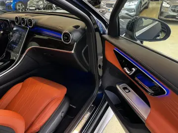 GLC 300 e 4M AMG Pano Distr Airm 360 Cam AHK 20 