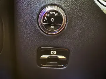 GLC 300 e 4M AMG Pano Distr Airm 360 Cam AHK 20 