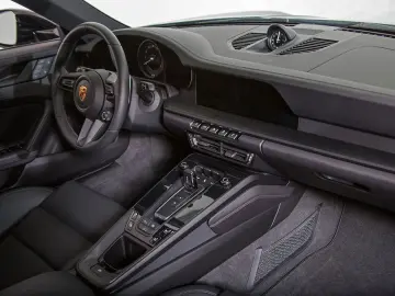 911 Carrera GTS, wie ,,NEU,, Hinterachslenkung !