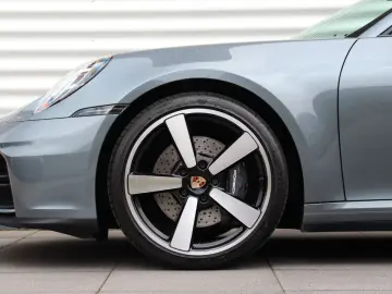 911 992.2 Carrera Coupé,Sitzbelüft. BOSE,18-W