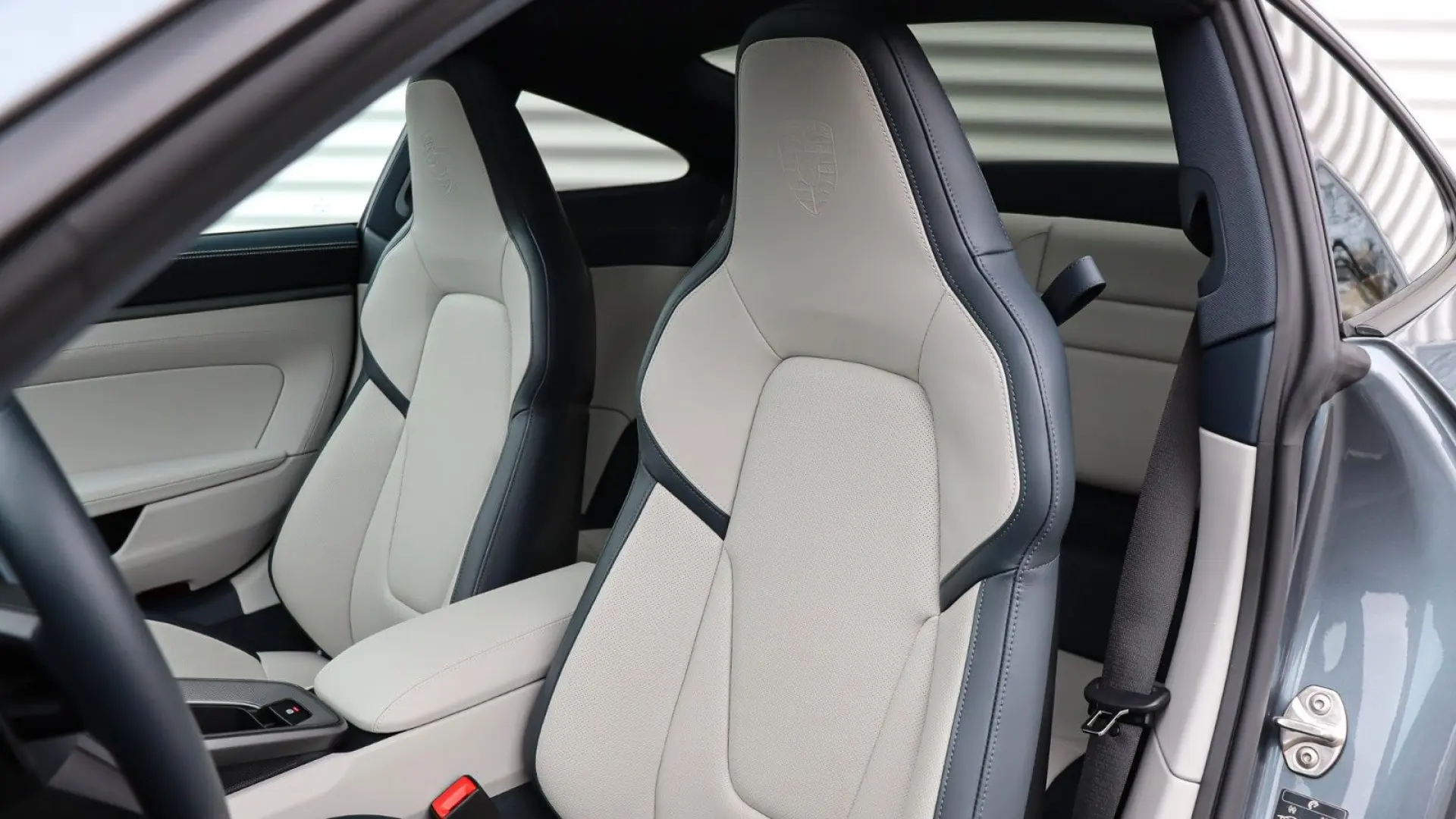 911 992.2 Carrera Coupé,Sitzbelüft. BOSE,18-W
