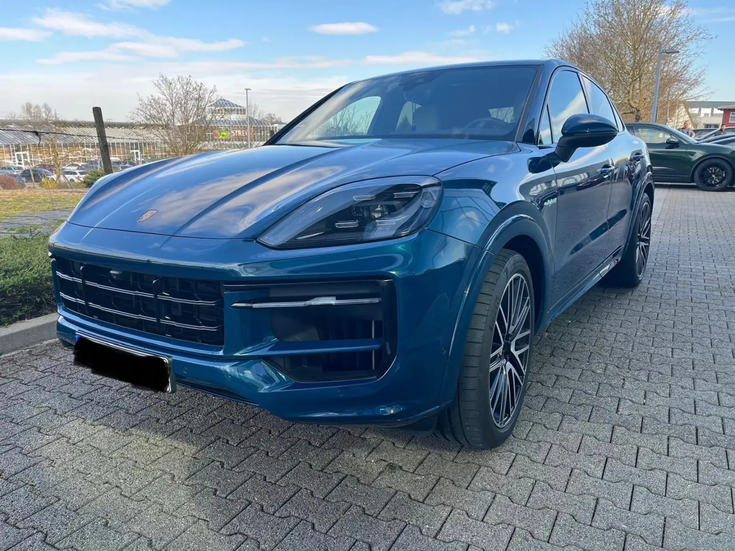 Cayenne Coupe E-Hybrid StandHz_Pano_360°_AHK_21