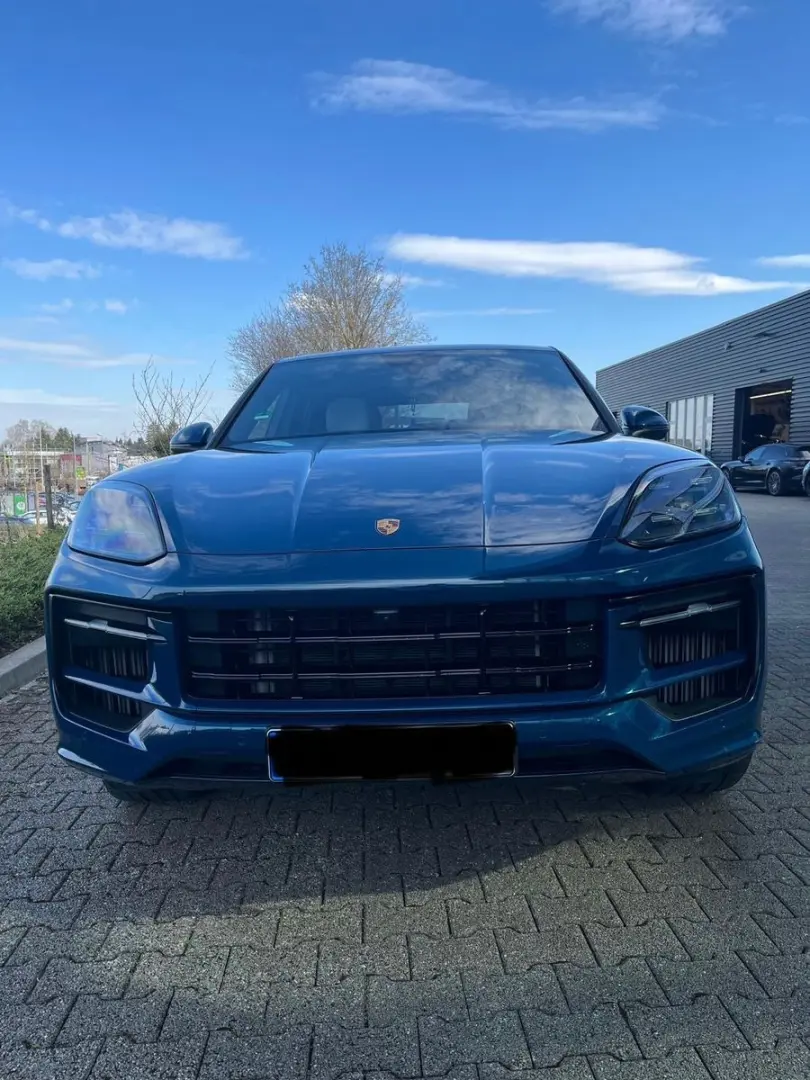 Cayenne Coupe E-Hybrid StandHz_Pano_360°_AHK_21