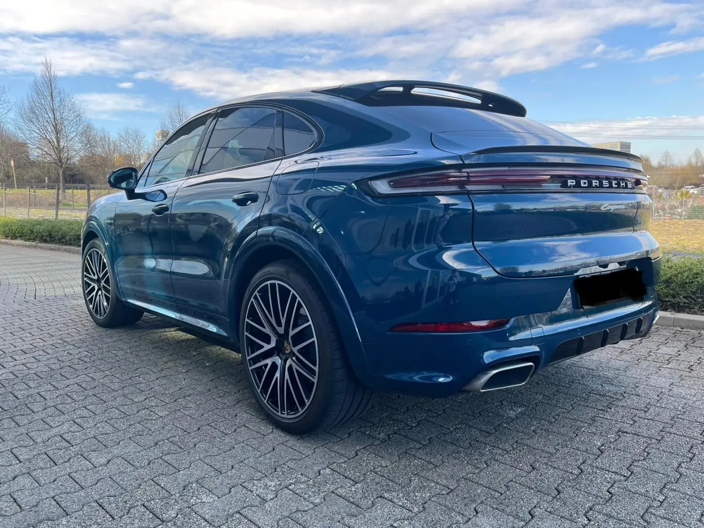 Cayenne Coupe E-Hybrid StandHz_Pano_360°_AHK_21
