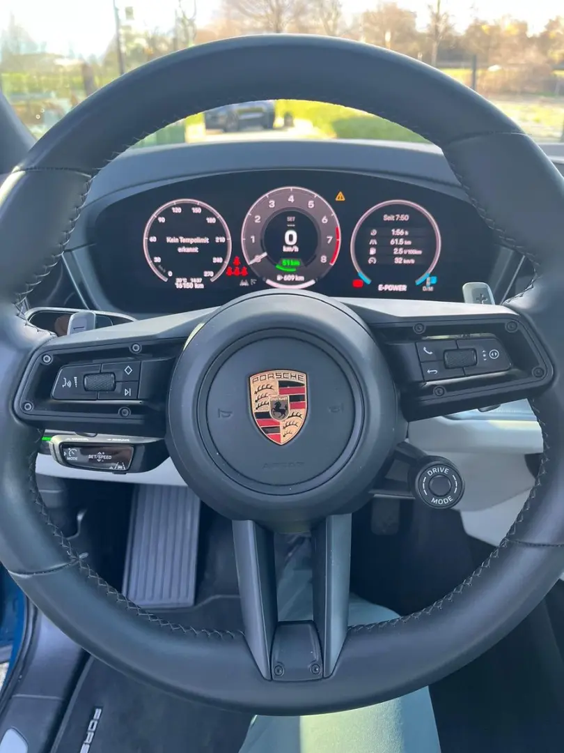 Cayenne Coupe E-Hybrid StandHz_Pano_360°_AHK_21