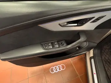 SQ8 4.0 TFSI, Audi Garantie, HD Matrix-LED