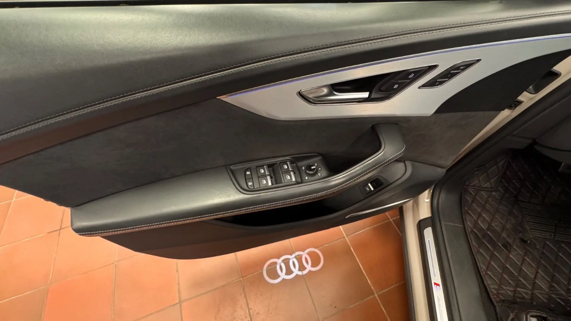 SQ8 4.0 TFSI, Audi Garantie, HD Matrix-LED