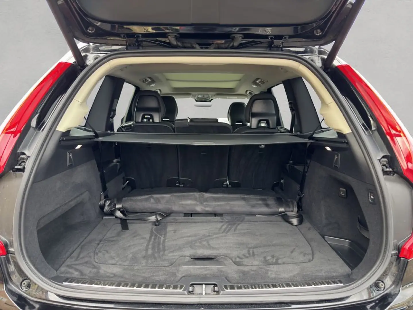 XC90 B5 AWD Plus-Bright 7S Glasd 360  Standheizu
