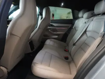 Taycan 4 Cross Turismo 83,7kWh 20