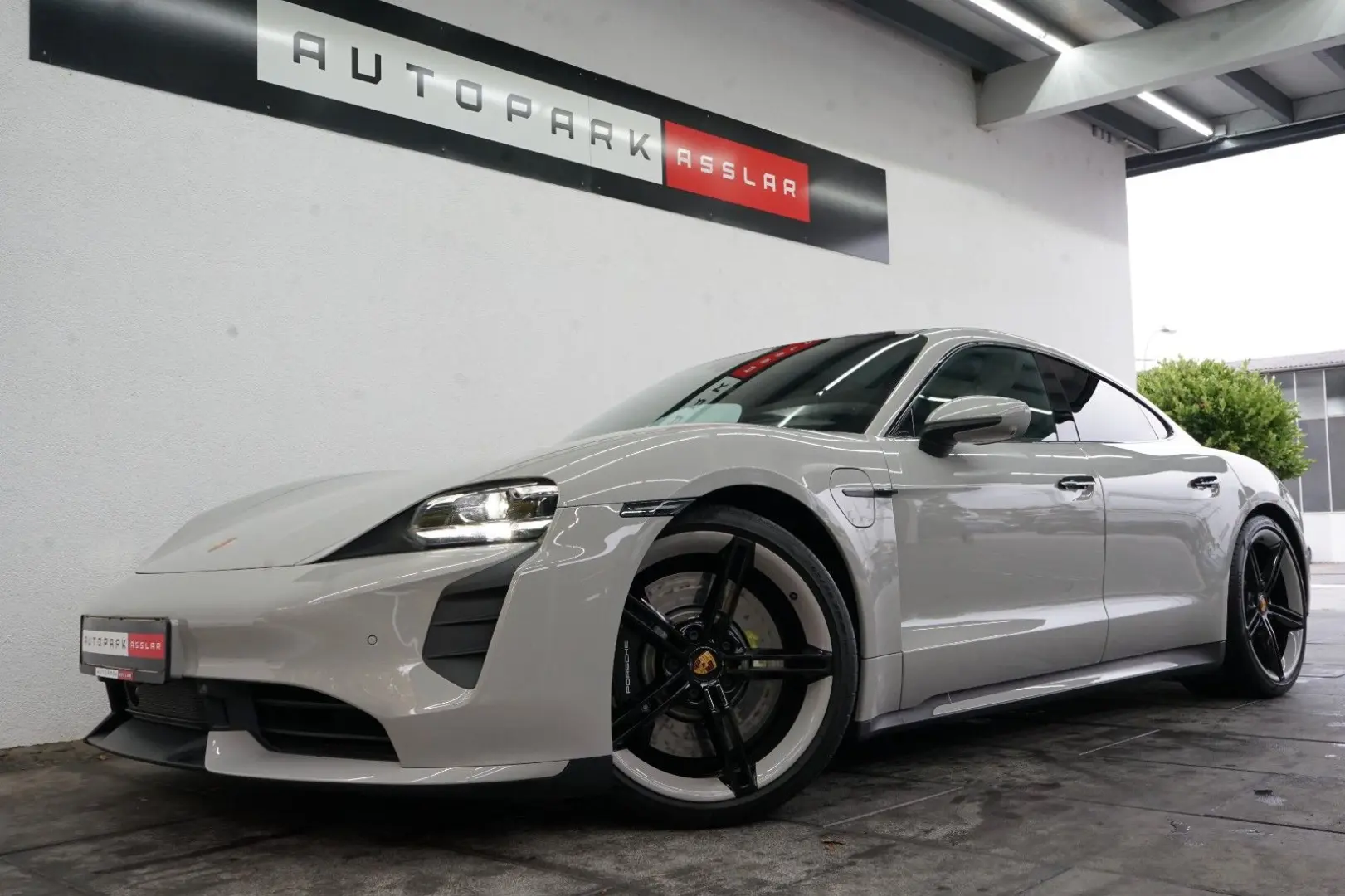 Taycan Turbo/Kreide/P-Display/HAL/21z/Mega-Spec