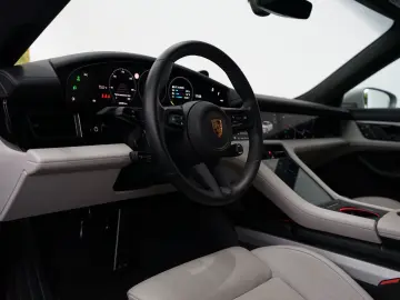 Taycan Turbo/Kreide/P-Display/HAL/21z/Mega-Spec