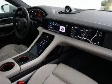 Taycan Turbo/Kreide/P-Display/HAL/21z/Mega-Spec