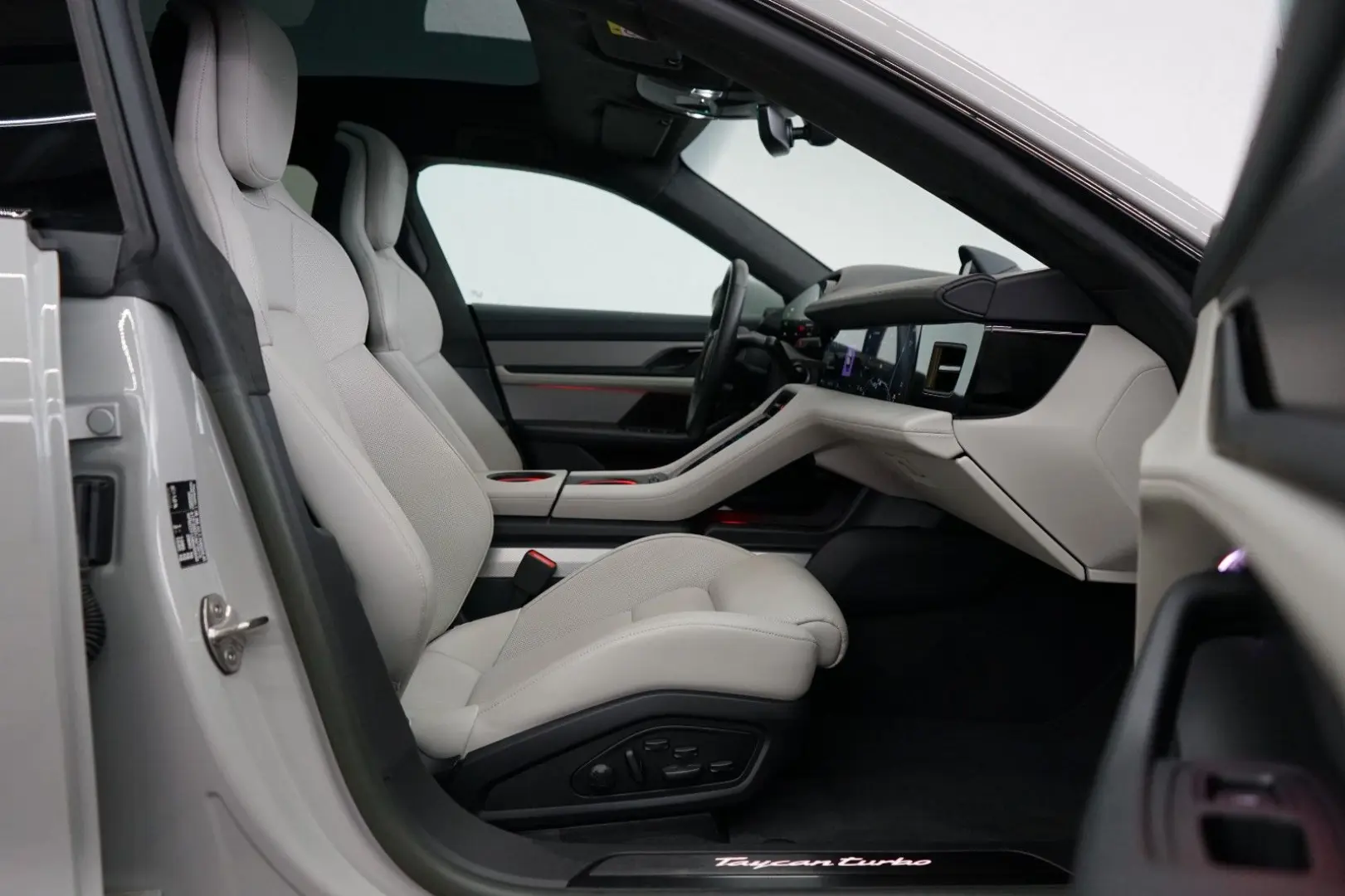 Taycan Turbo/Kreide/P-Display/HAL/21z/Mega-Spec