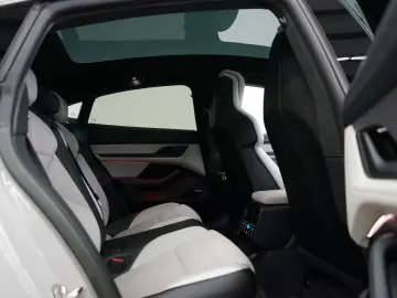 Taycan Turbo/Kreide/P-Display/HAL/21z/Mega-Spec