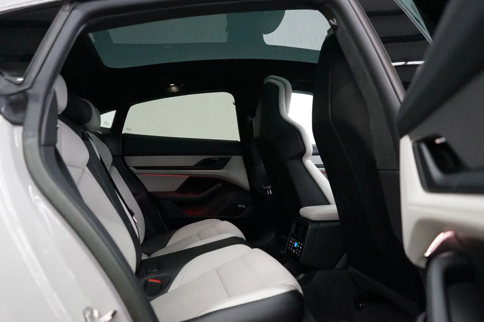 Taycan Turbo/Kreide/P-Display/HAL/21z/Mega-Spec