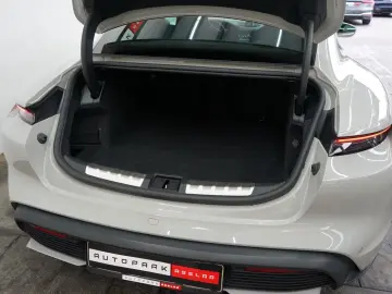 Taycan Turbo/Kreide/P-Display/HAL/21z/Mega-Spec