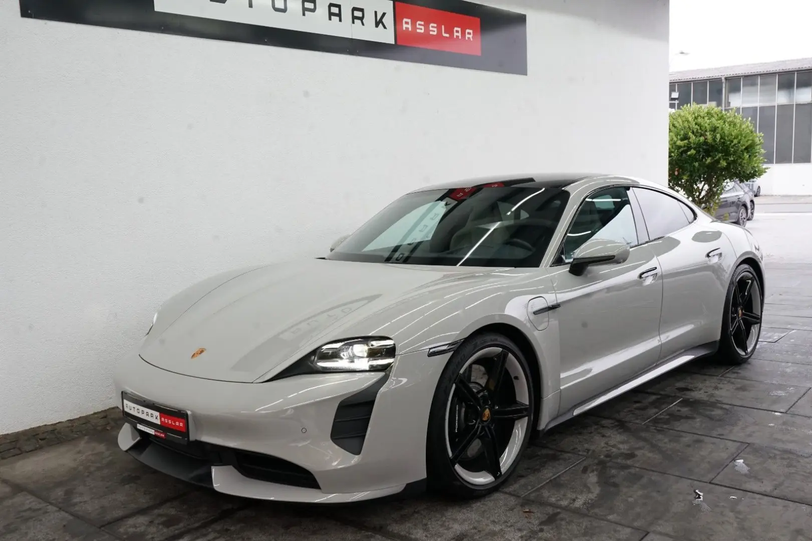 Taycan Turbo/Kreide/P-Display/HAL/21z/Mega-Spec