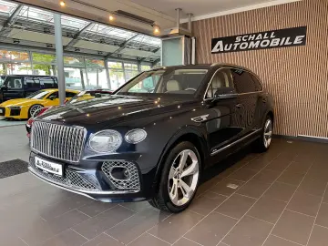 Bentayga EWB Azure First Edition V8 AHK PANO 360