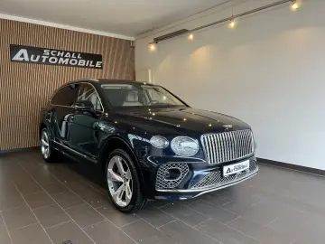Bentayga EWB Azure First Edition V8 AHK PANO 360