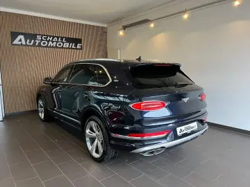 Bentayga EWB Azure First Edition V8 AHK PANO 360
