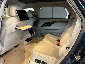 Bentayga EWB Azure First Edition V8 AHK PANO 360