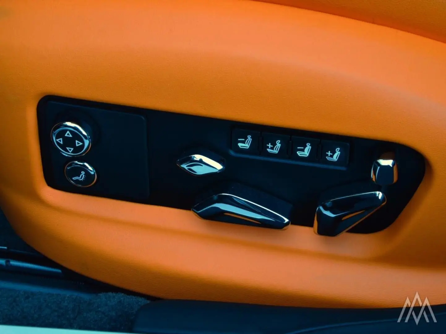 Flying Spur  W12 Speed  Mulliner    BlackLine