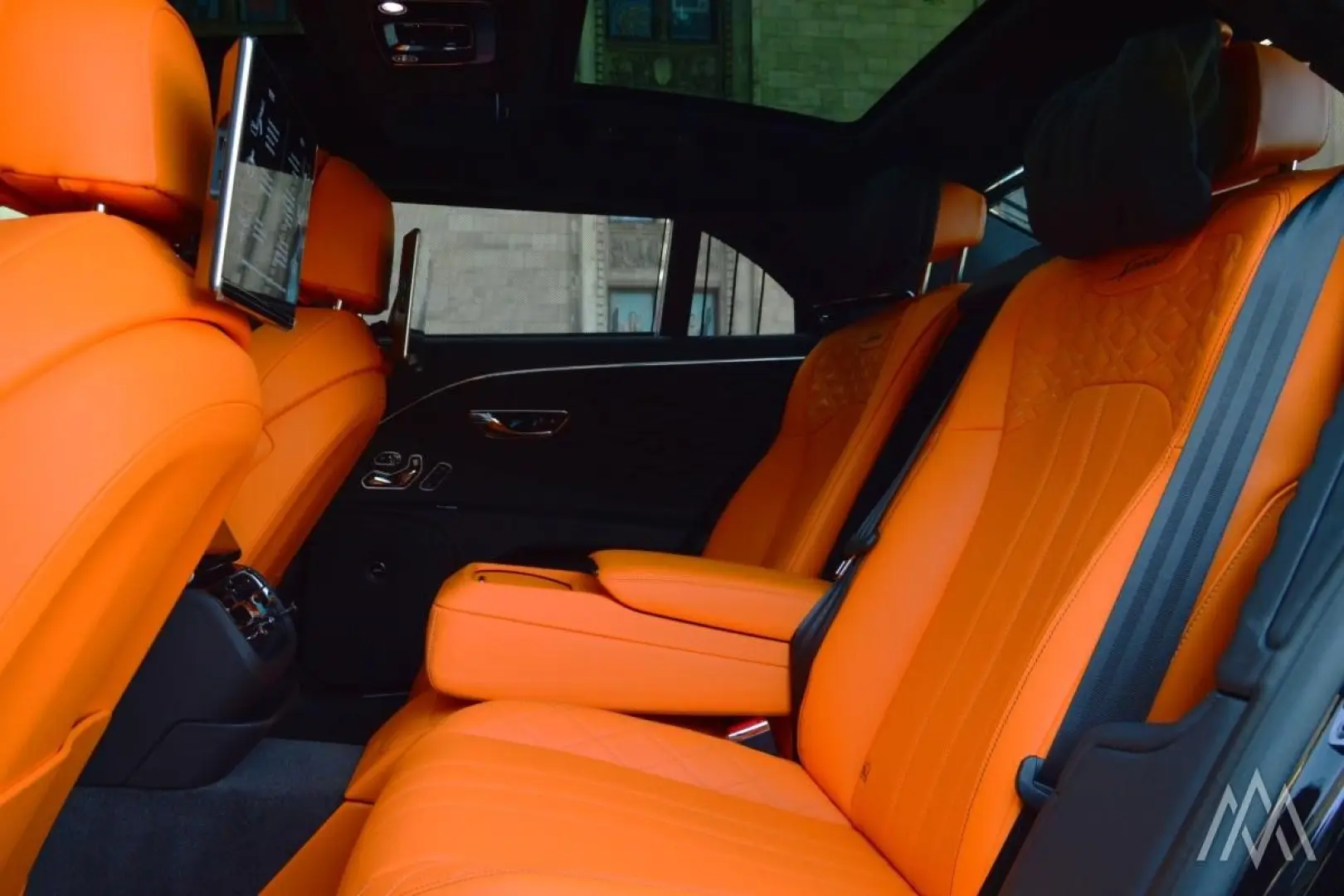 Flying Spur  W12 Speed  Mulliner    BlackLine