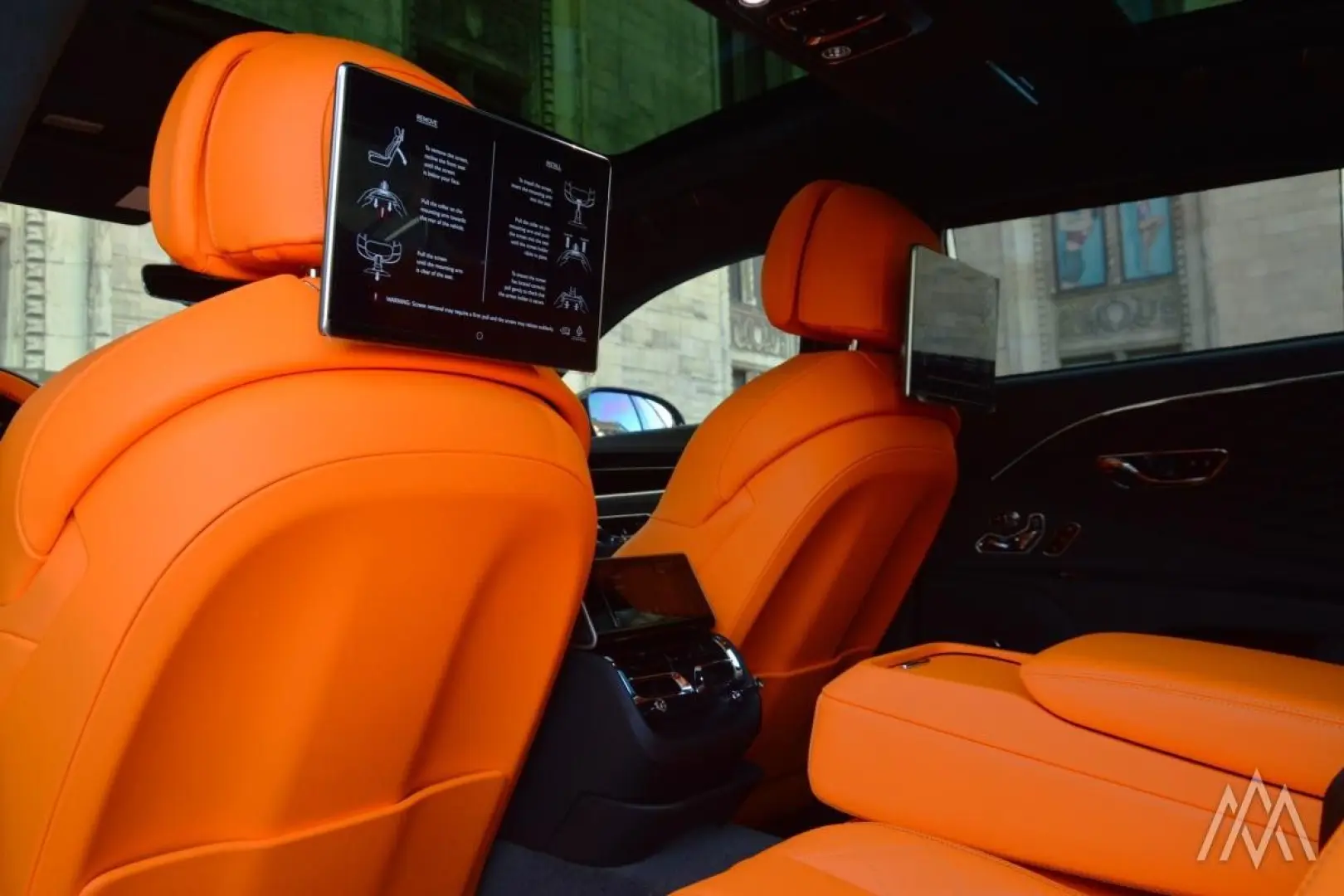 Flying Spur  W12 Speed  Mulliner    BlackLine