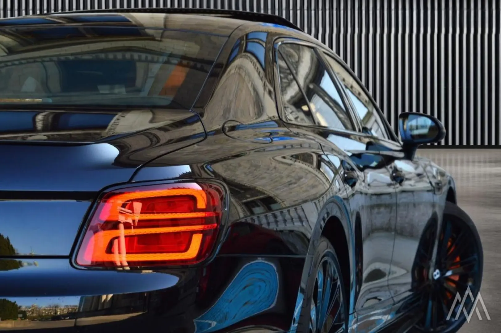 Flying Spur  W12 Speed  Mulliner    BlackLine