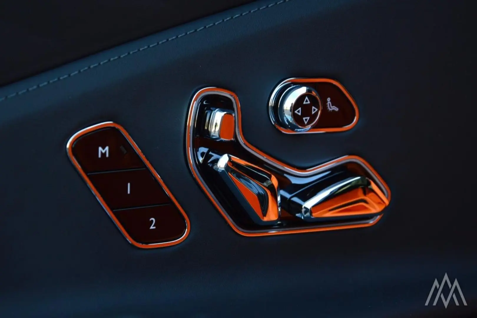Flying Spur  W12 Speed  Mulliner    BlackLine