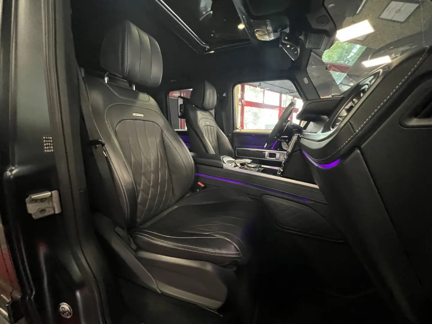 G 63 AMG NIGHT TV CARBON GAR SUPERIOR BUR MASSAG