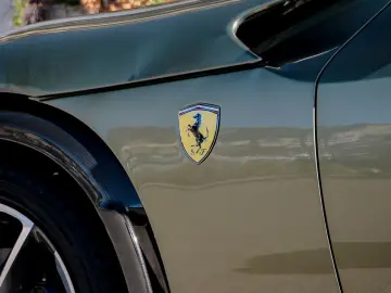 Purosangue V12 DCT 4WD