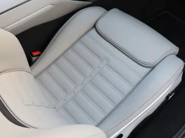 Purosangue V12 DCT 4WD