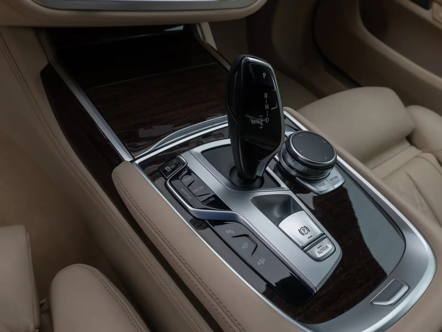 BMW 730 d xD Masaj cu laser 360 ° DAB