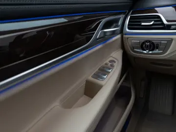 BMW 730 d xD Masaj cu laser 360 ° DAB