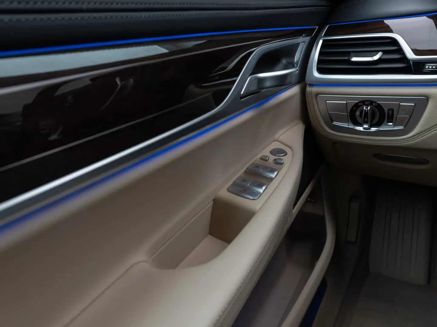 BMW 730 d xD Masaj cu laser 360 ° DAB