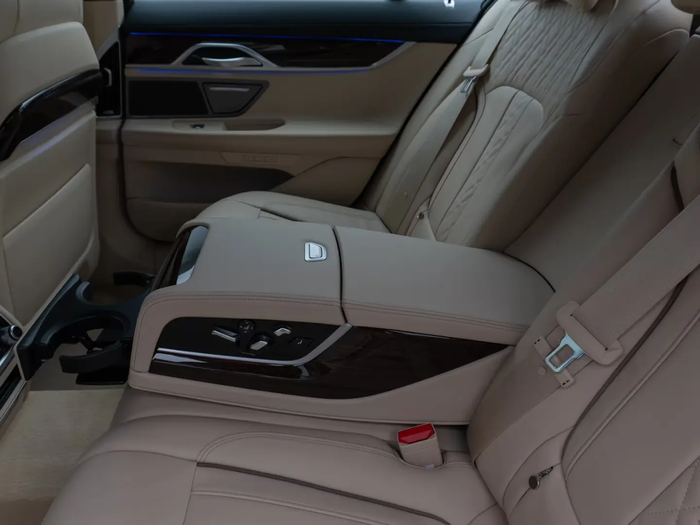 BMW 730 d xD Masaj cu laser 360 ° DAB