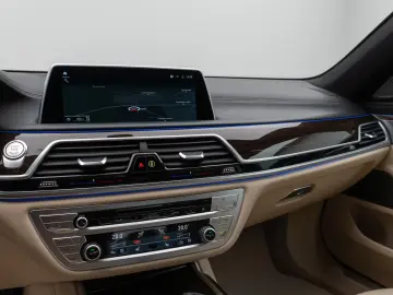BMW 730 d xD Masaj cu laser 360 ° DAB